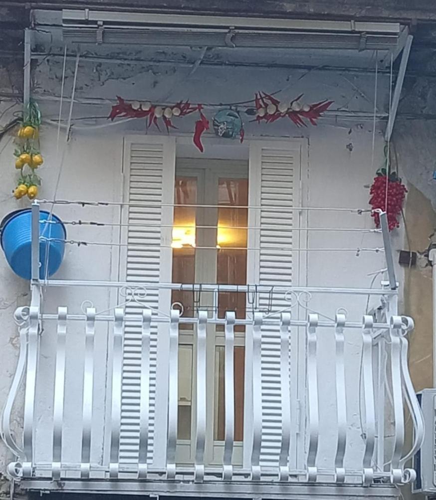 Apartment Domus Dante Al Balconcino Naples